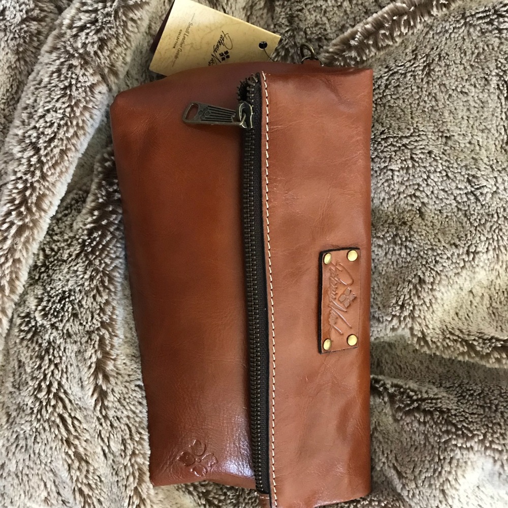 New Patricia Nash clutch